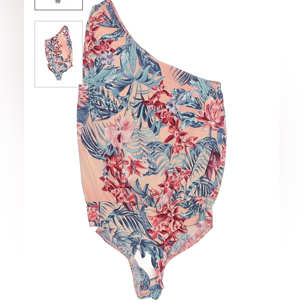 BCBGeneration Floral Top 🌺
